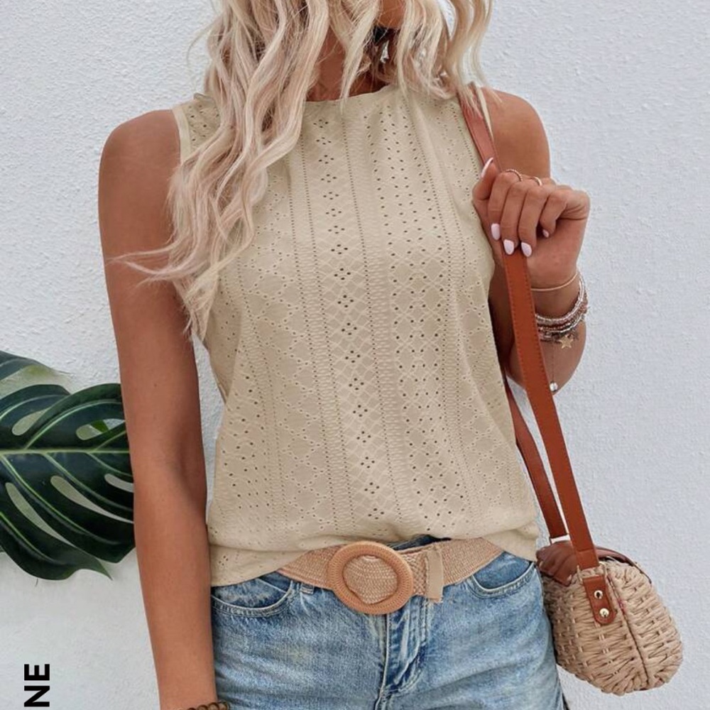 Eyelet Embroidery Tanktop - Picture 3 of 7